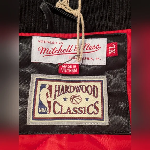 NWT Mitchell & Ness Hardwood Classic Jacket Size XL Atlanta Hawks NBA BLACKOUT - Picture 7 of 13